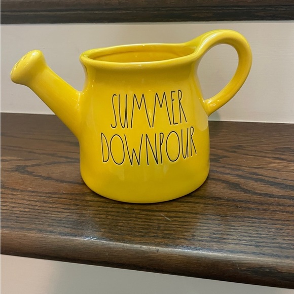 NEW RAE DUNN YELLOW “SUMMER DOWNPOUR” CERAMIC WATERING CAN - Picture 2 of 6